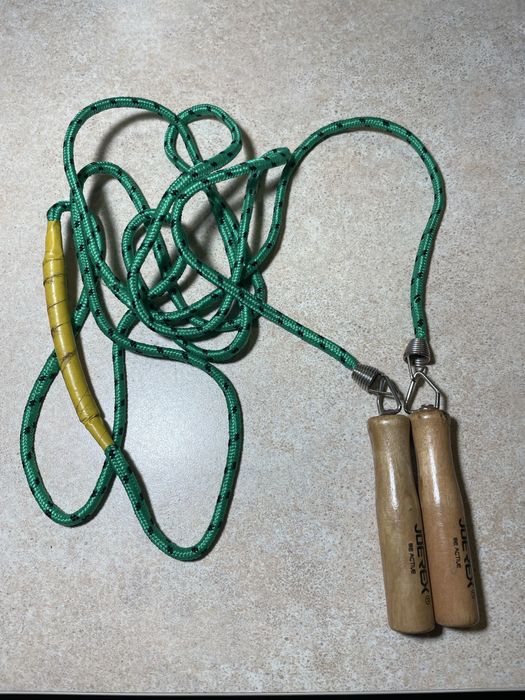 Скакалка        .