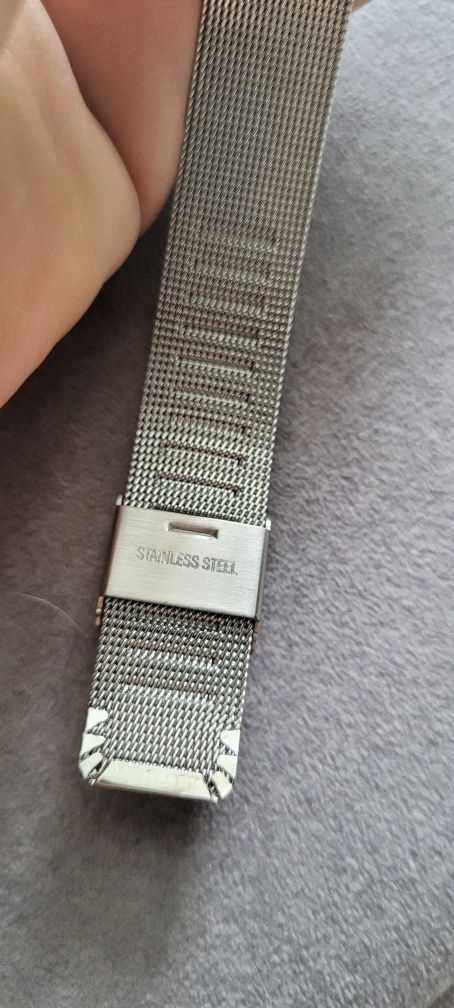 Piękny damski zegarek na rękę glamour guess Nowy
