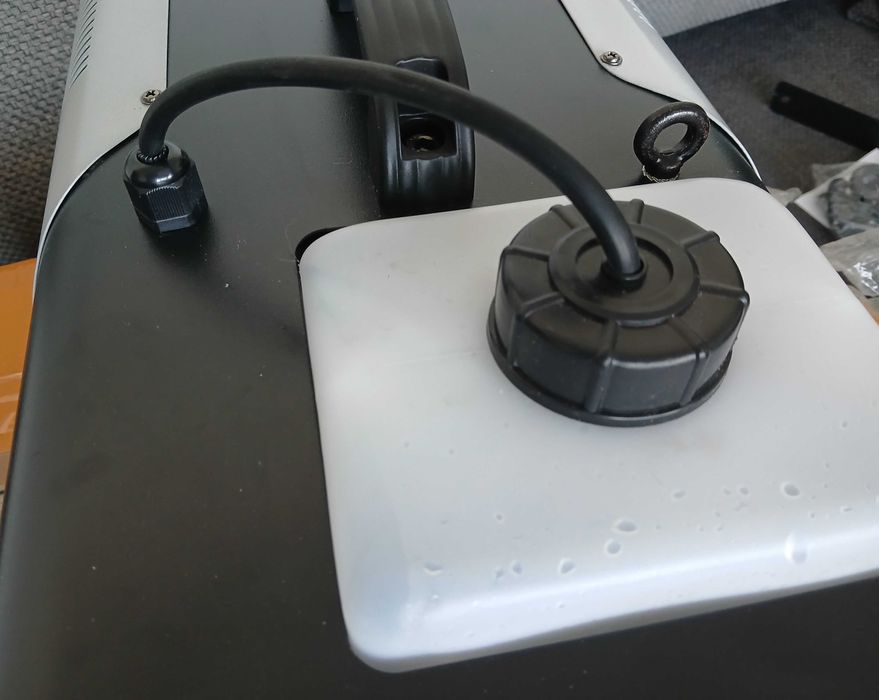 Obudowa wytwornicy dymu 1500W stan jak nowa