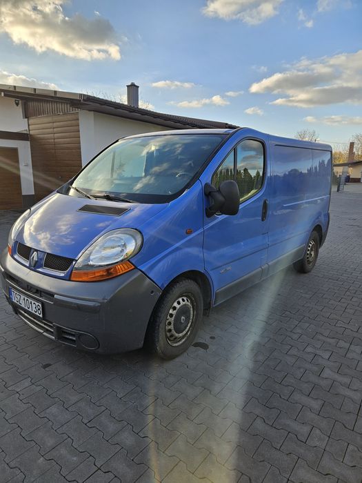 Renault trafic 2.5 DCI  chłodnia BEZWYPADKOWY