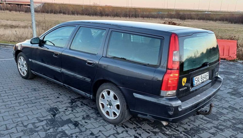Volvo V70 2002r. 2,4D tani klasyk