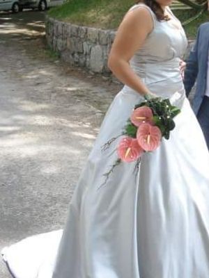 Vestido de noiva cinza + saiote