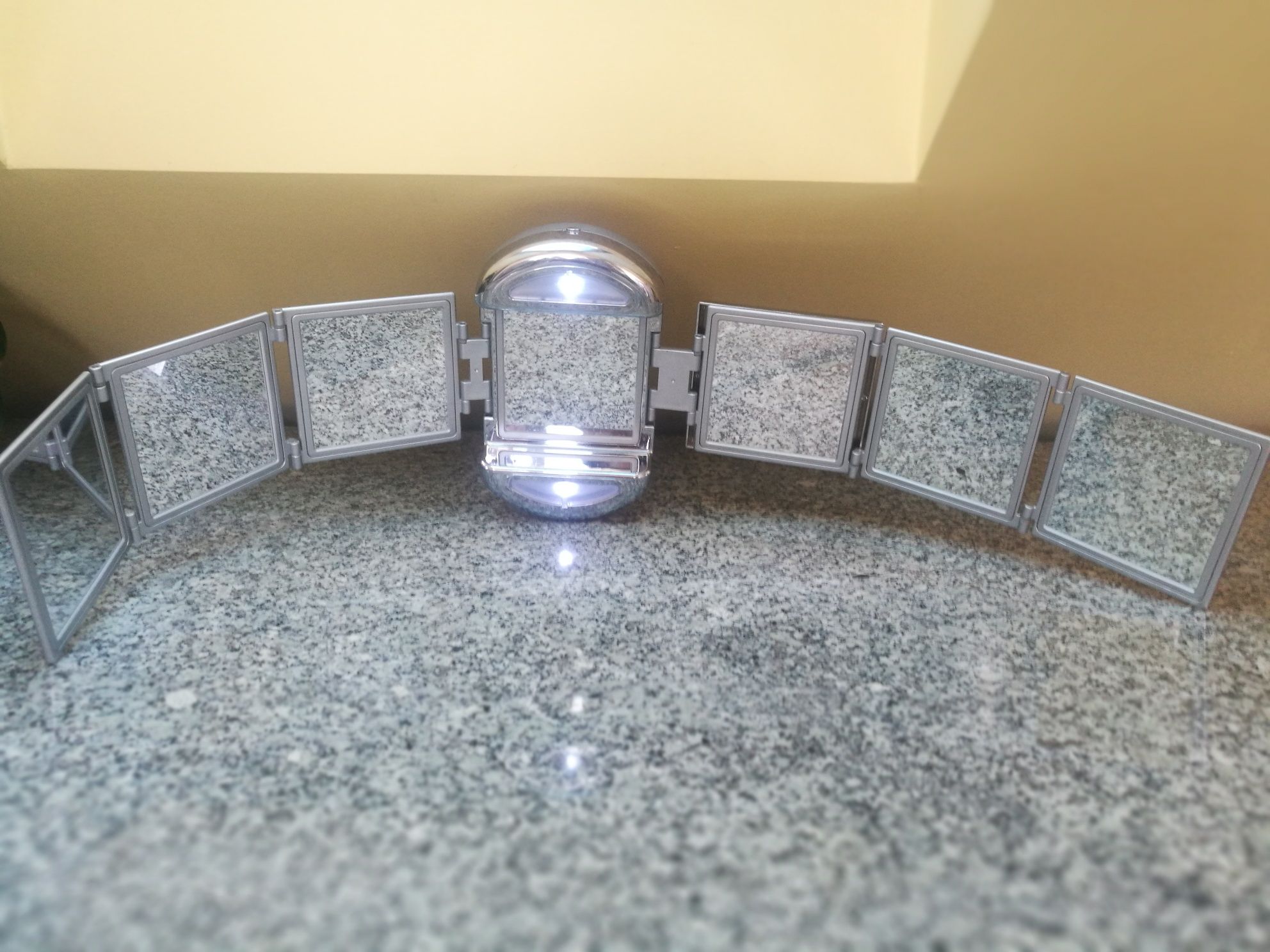 Lusterko toaletka Led