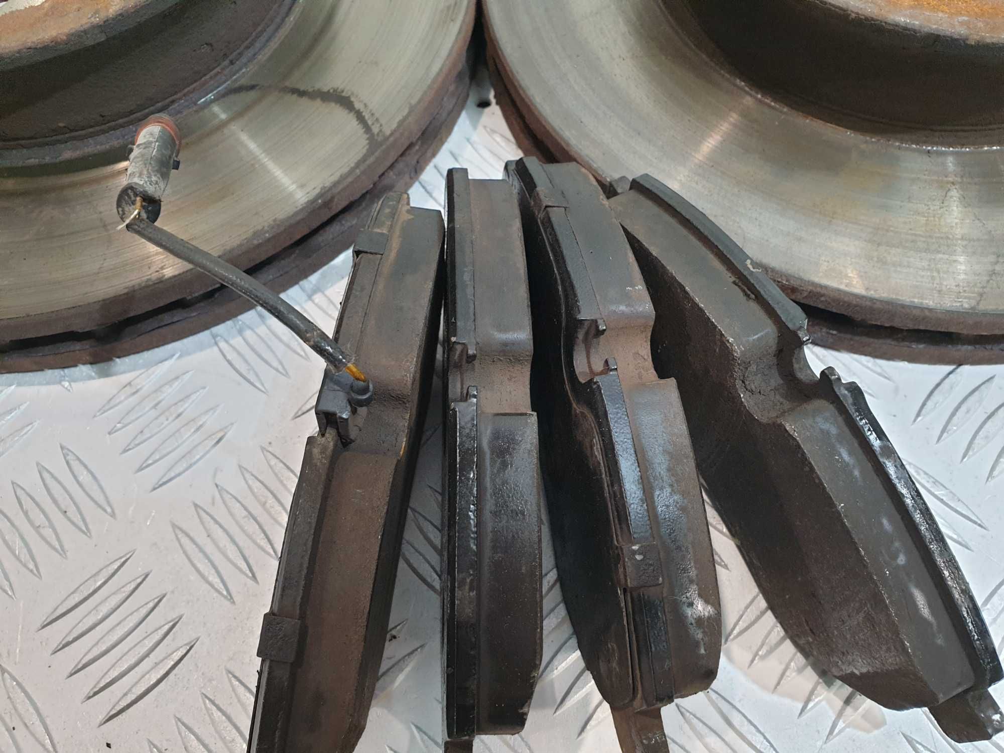 Mercedes Sprinter 906 tarcze hamulcowe + klocki jak nowe KOMPLET