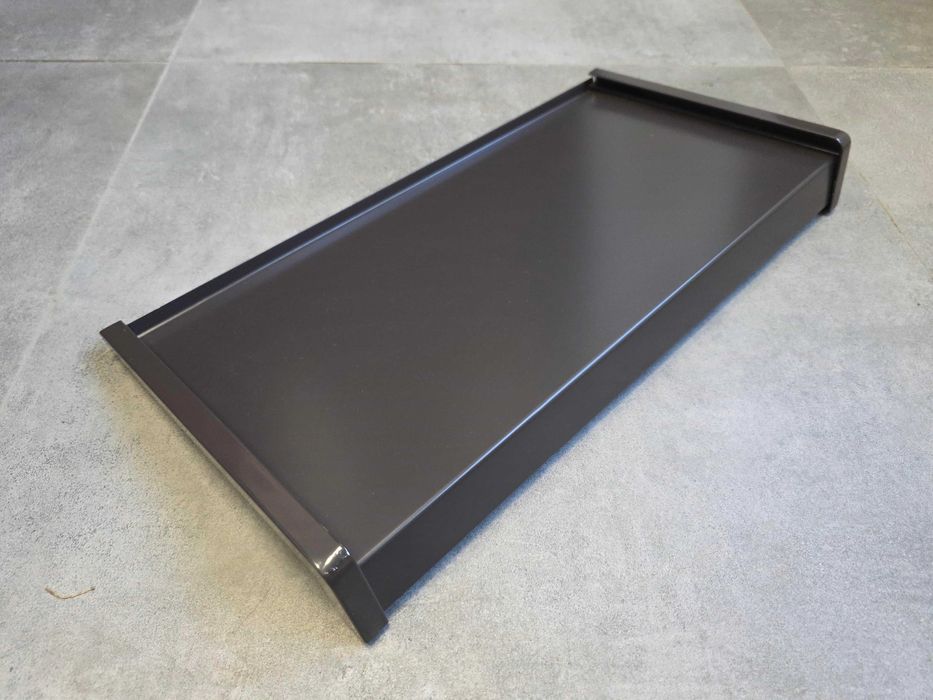 Parapety zewnętrzne jasny brąz 8017, ciemny brąz 8019 różne kolory