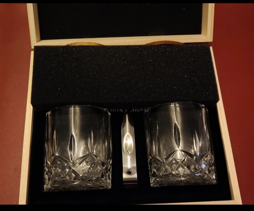 Zestaw do whisky drinków kostki szklanka skrzynka