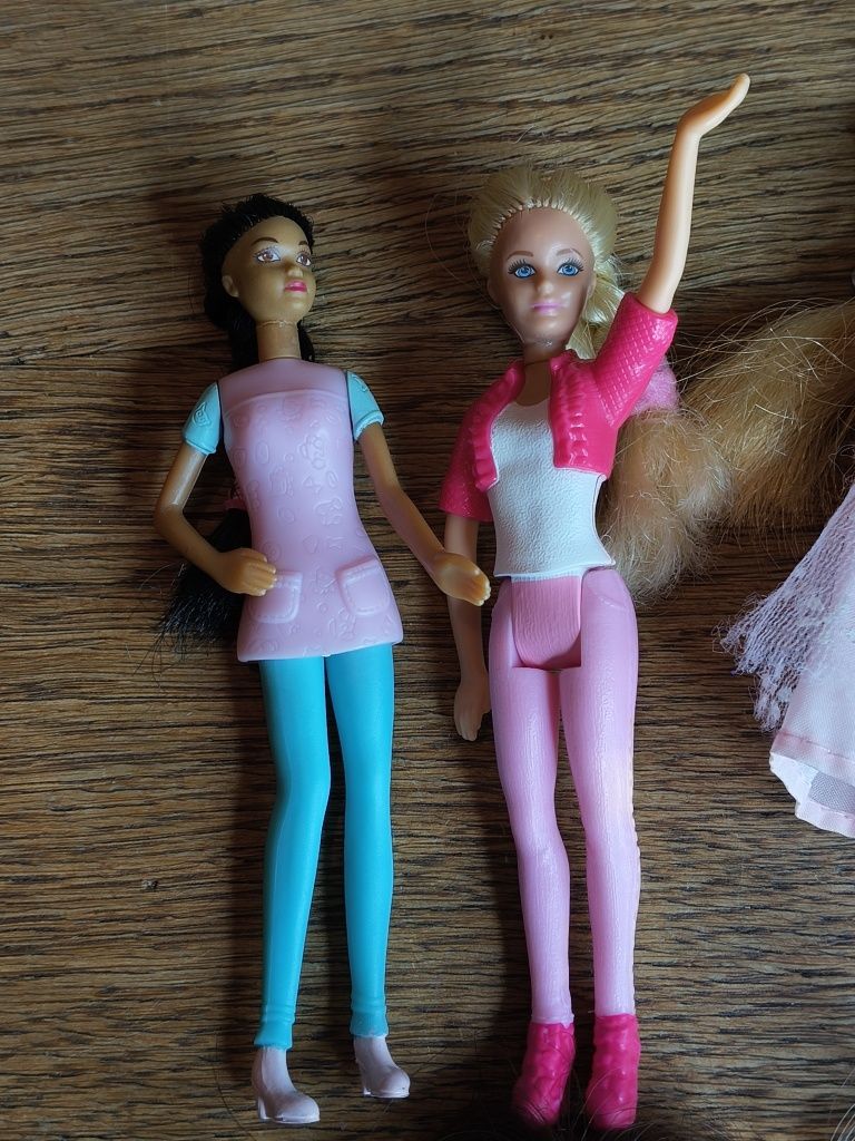 Stare laleczki w stylu Barbie 9