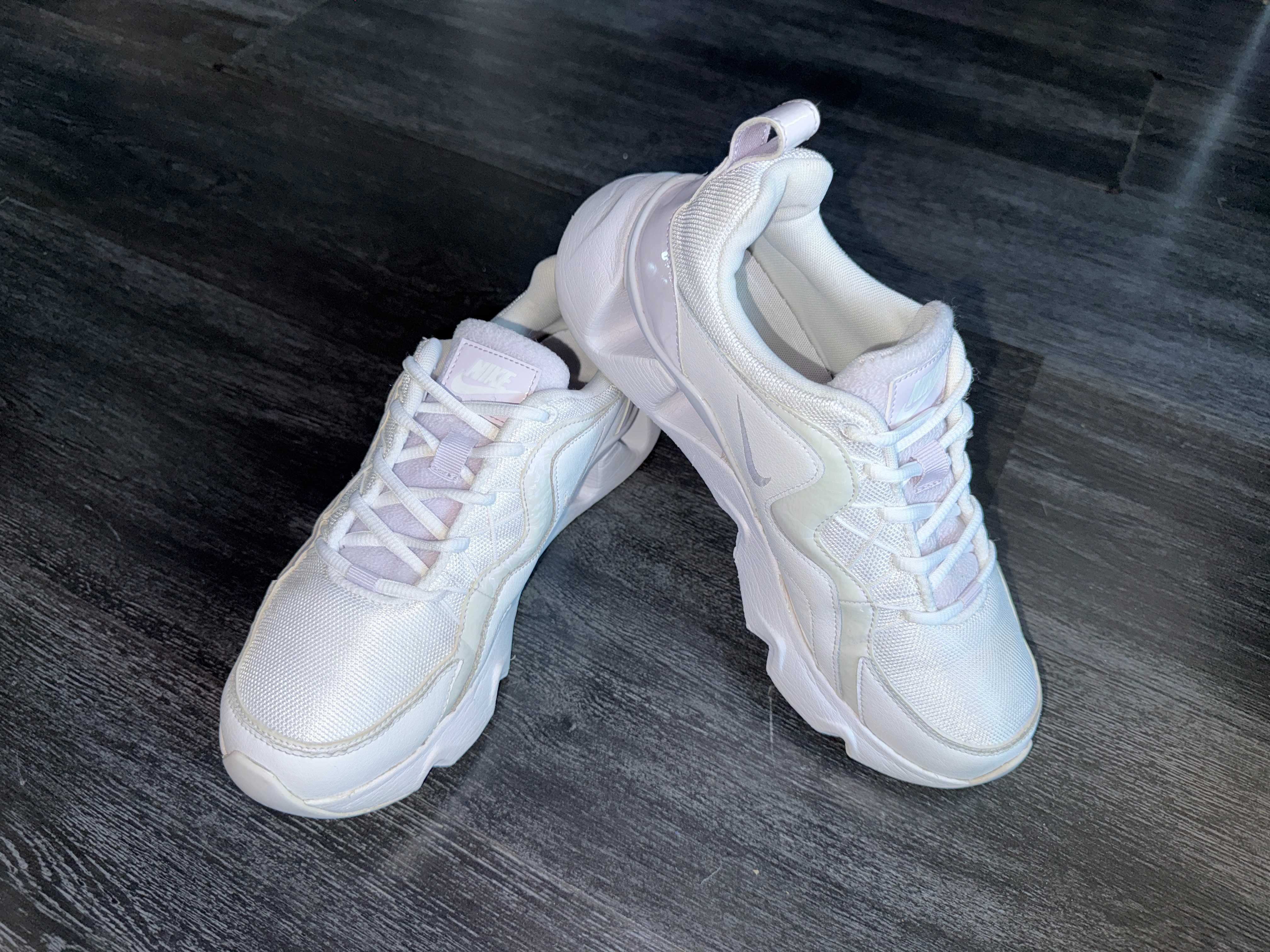 Кросівки Nike RYZ 365, оригінал, р-р 40, устілка 26 см