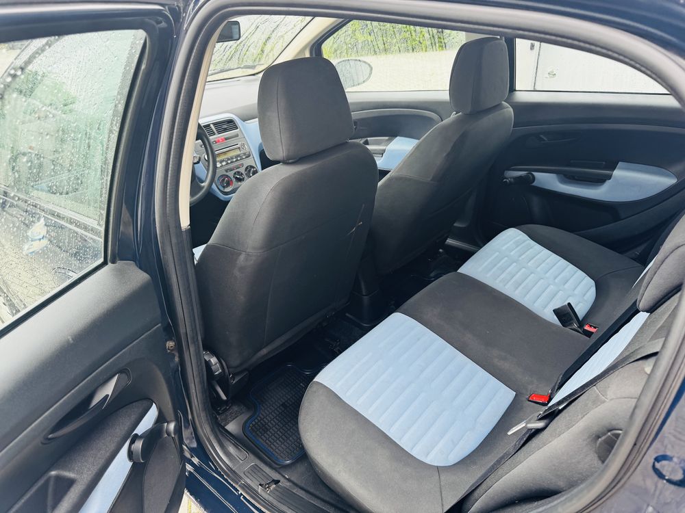Fiat Grande Punto 1.4 BENZYNA • 2006 rok • KLIMA • Doinwestowany •