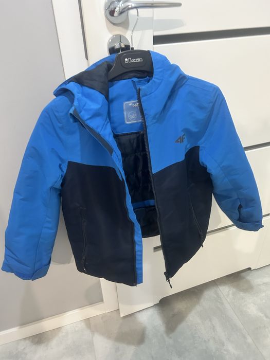 Kurtka 4f rozmiar 140