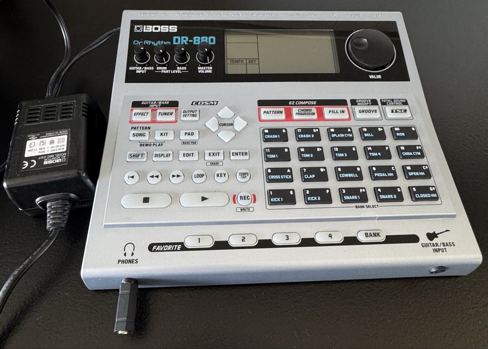 Boss Dr.Rhythm DR-880 maszyna perkusyjna / groovebox