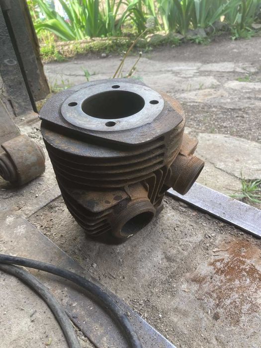 Циліндр мотоцикла ІЖ 49