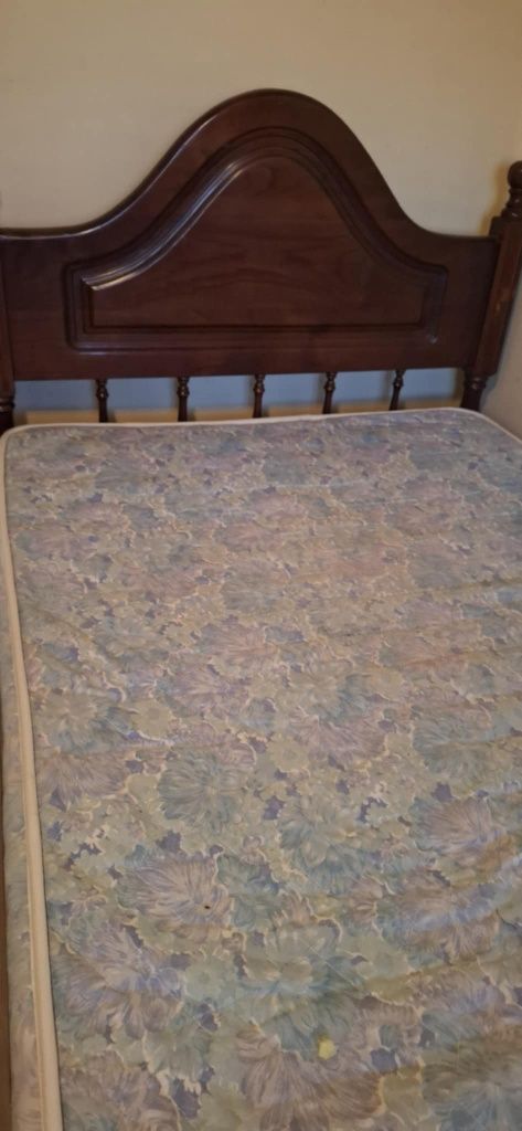 Cama de solteiro com colchão