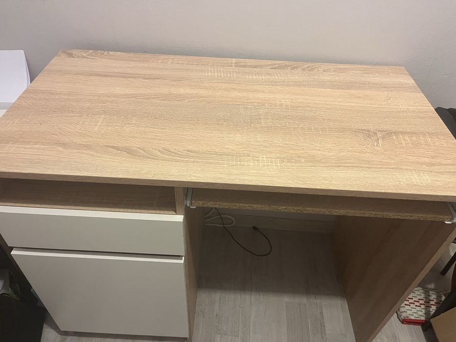 Biurko w kolorze dąb sonoma z szufladami