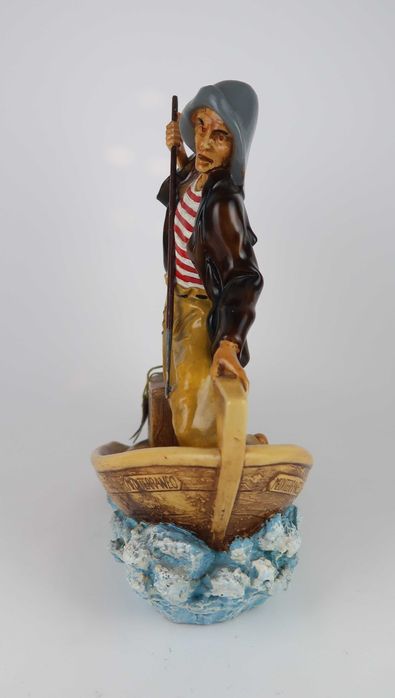 Escultura em faiança Pescador no barco