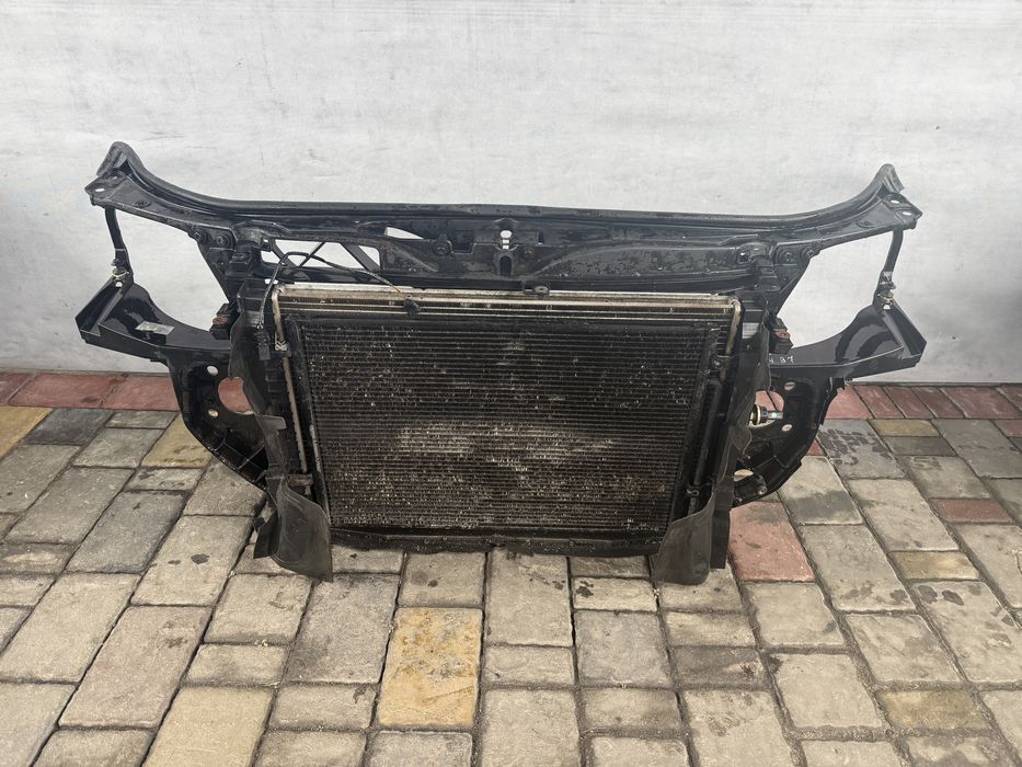 Телевізор Audi a4 b7 установча панель 2.0 в наявності