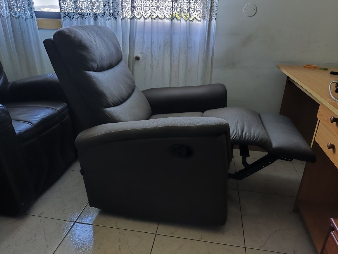 Cadeirão muito confortável e em ótimo estado