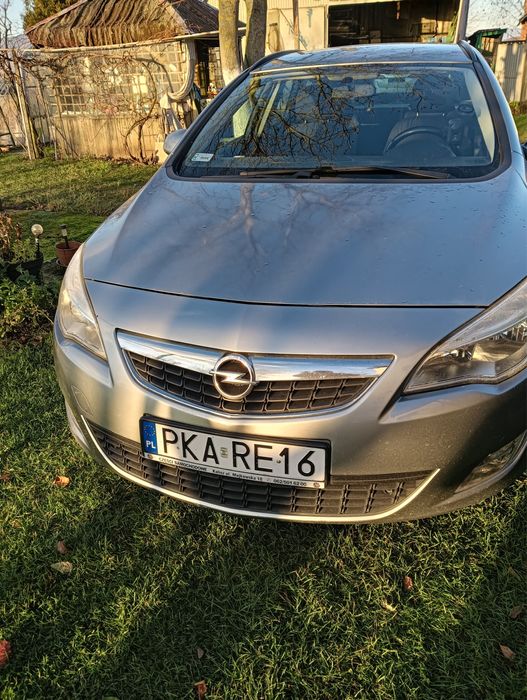 Opel Astra J kombii 1.7 cdti 20011r