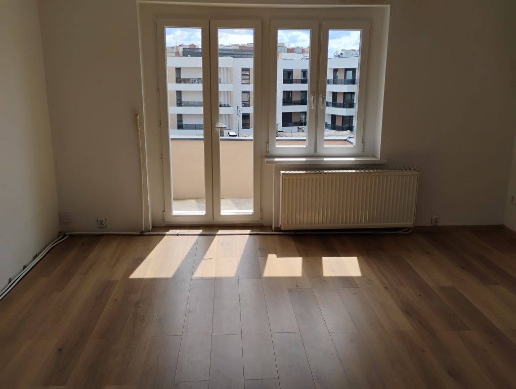 Sprzedam Okazyjnie 3pokojowe przestronne mieszkanie w kamienicy.