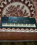 Продам Yamaha PSS-280