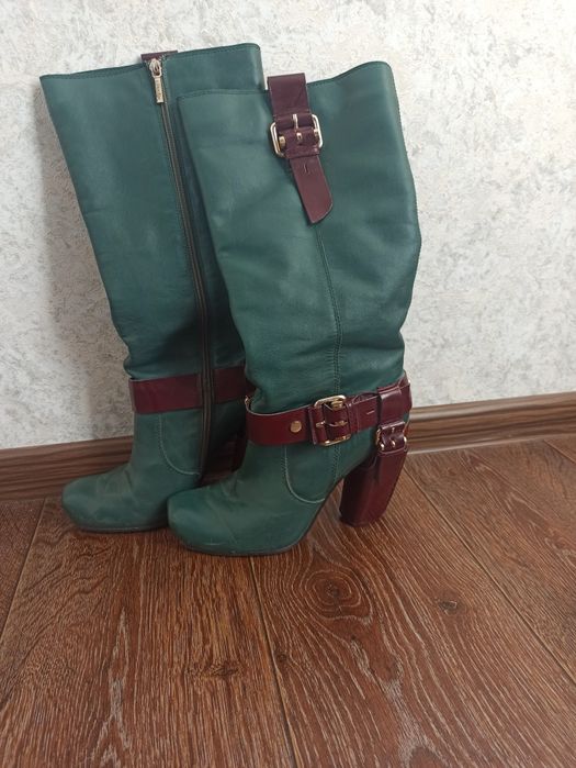 Стильные, кожаные сапоги Mia Mao.