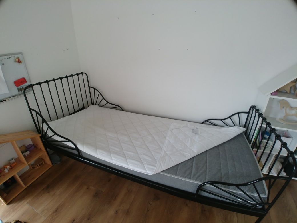 Łóżko MINNEN IKEA regulowane z dnem w zestawie