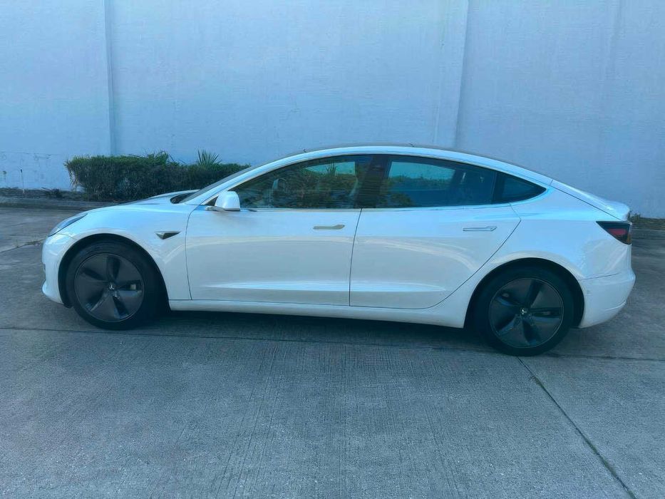 Tesla Model 3 Long Range      2019