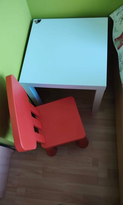 Sprzedam stolik z krzesełkiem