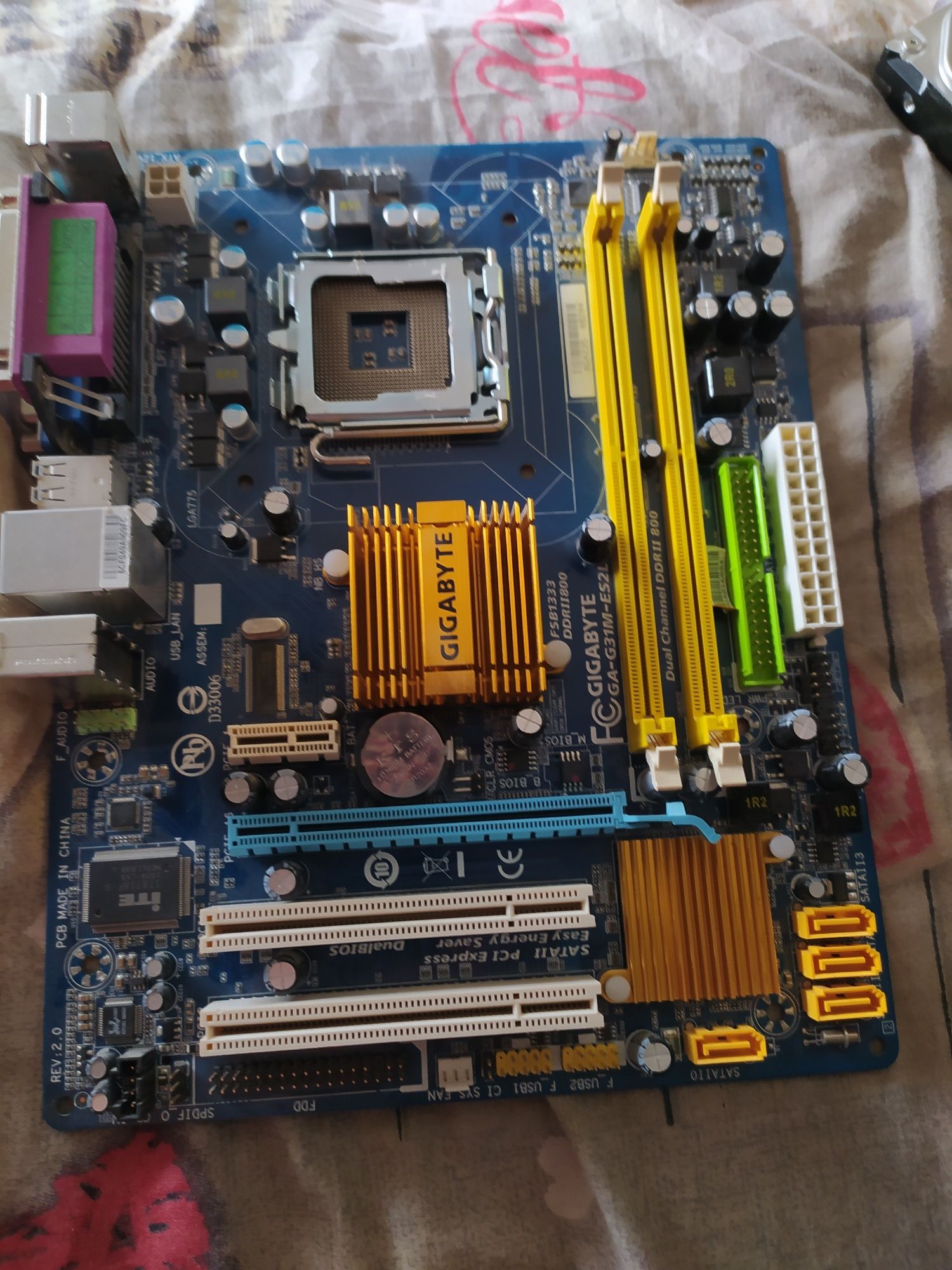 Материнська плата Gigabyte GA-G31M-ES2L