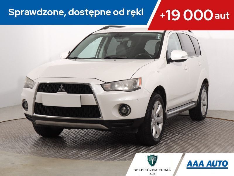 Mitsubishi Outlander 2.2 DI-D, 177 KM, Skóra, Klima, Tempomat, Parktronic