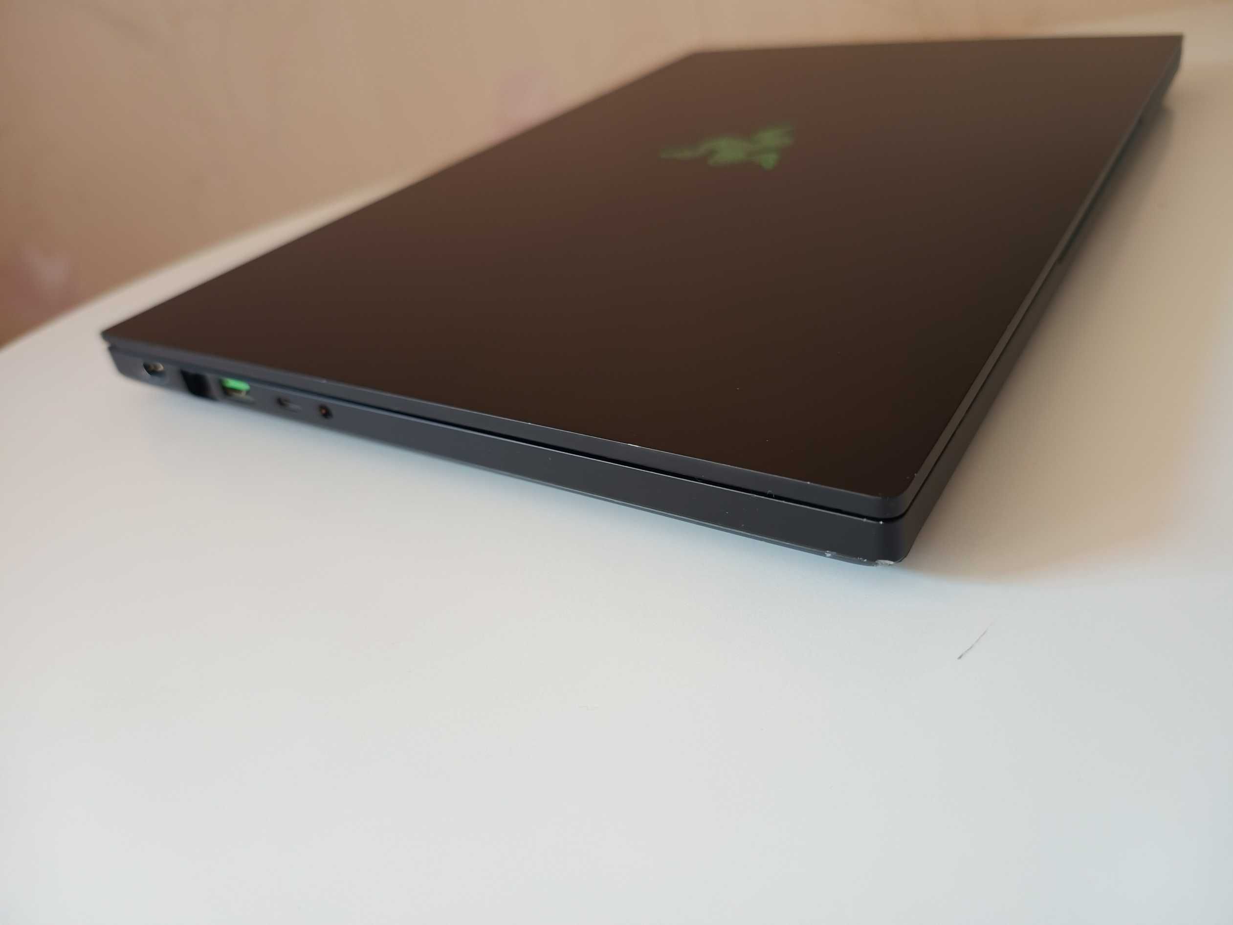 Razer Blade 15 i7-10750H 16Gb nVIDIA RTX2070 Max-Q 8Gb SSD1Tb UHD