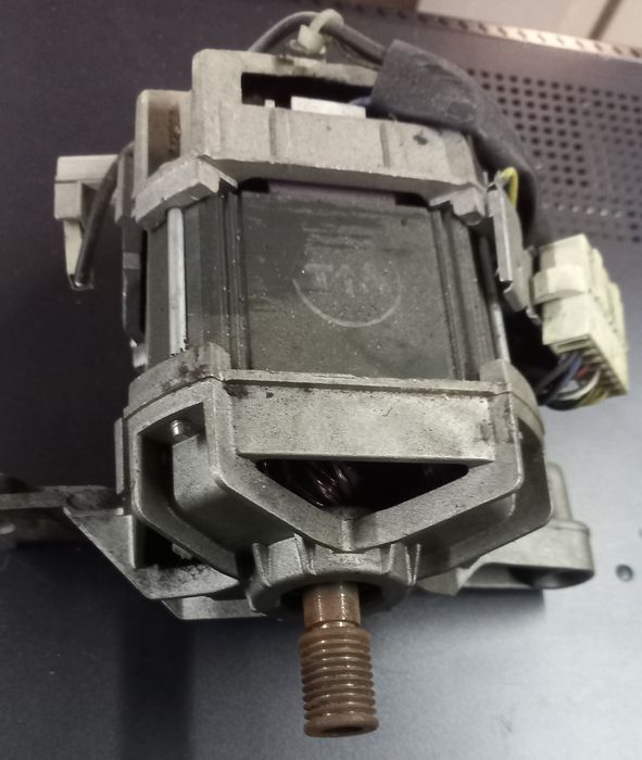 Продам мотор на стиральную машину