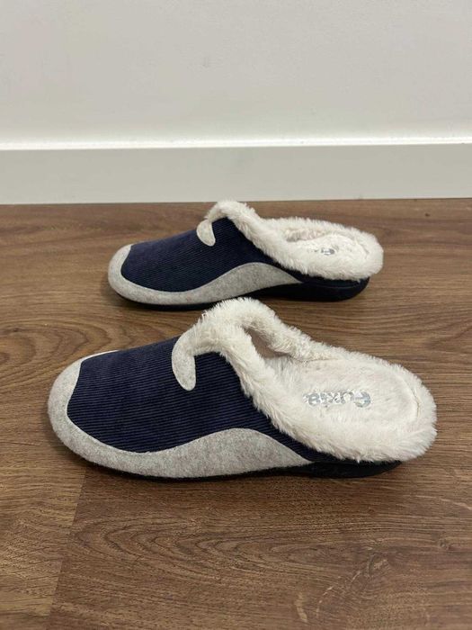 Pantufas Garzon (ES) azuis e brancas