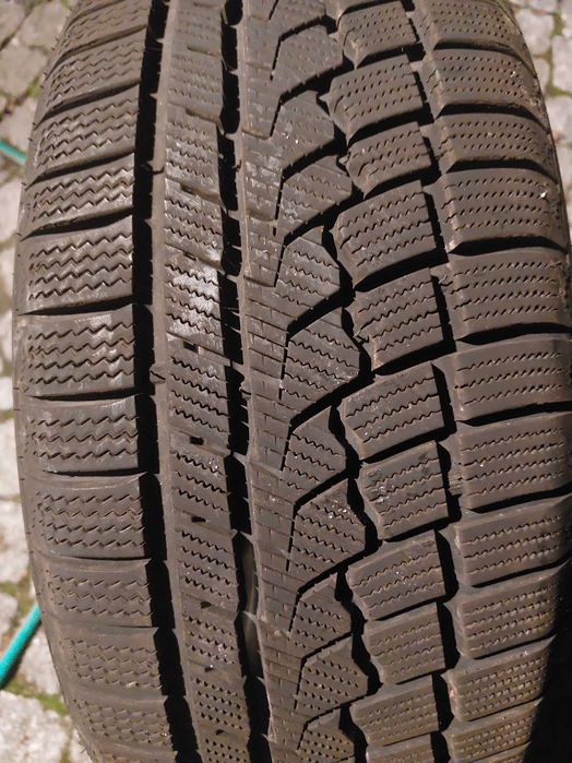opony zimowe Zeetex WH1000; 215/55/R16 jak nowe