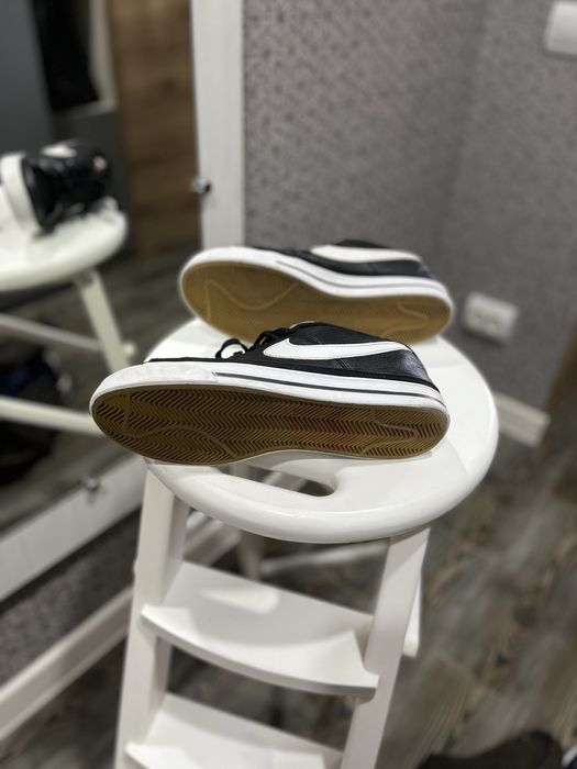 Кроссовки Nike Court Legacy