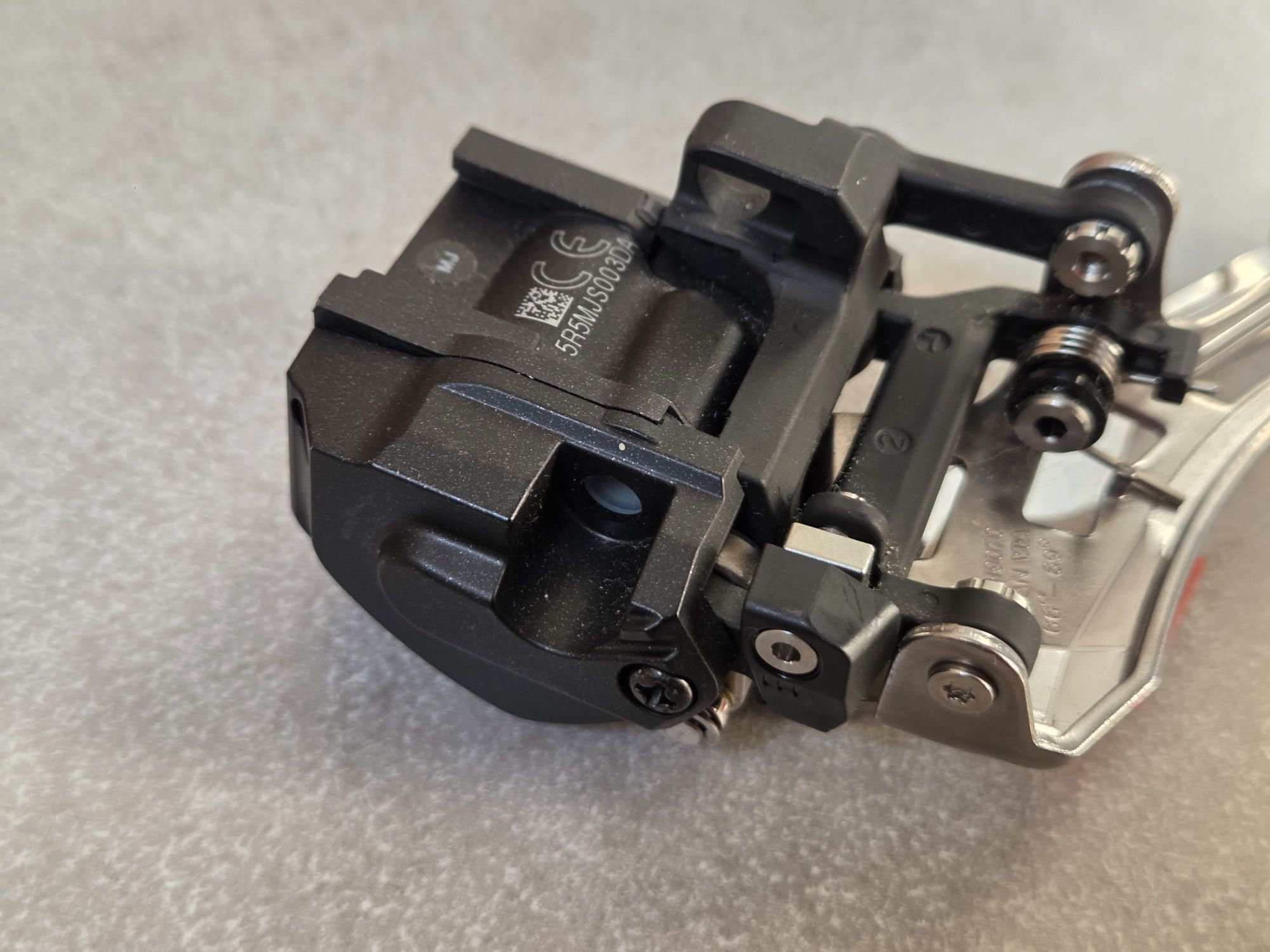 Przerzutka przednia Shimano XTR FD-M9070 Di2 nowa