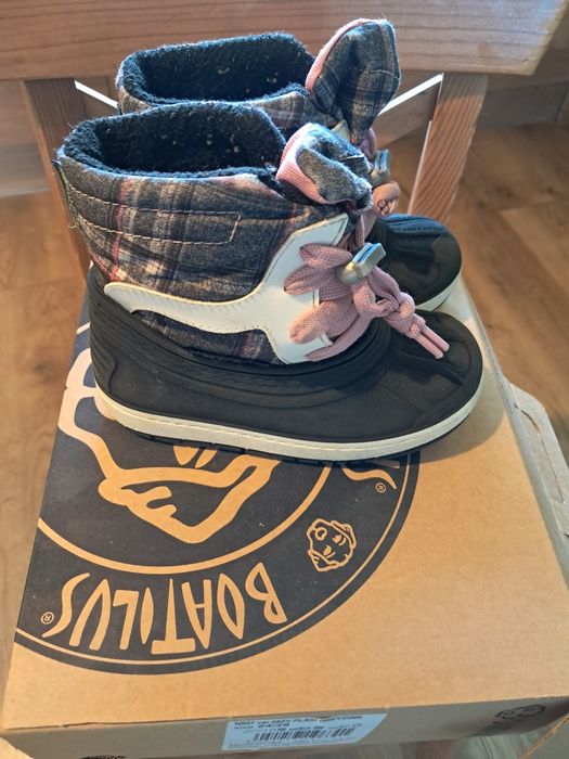 Śniegowce, buty zimowe