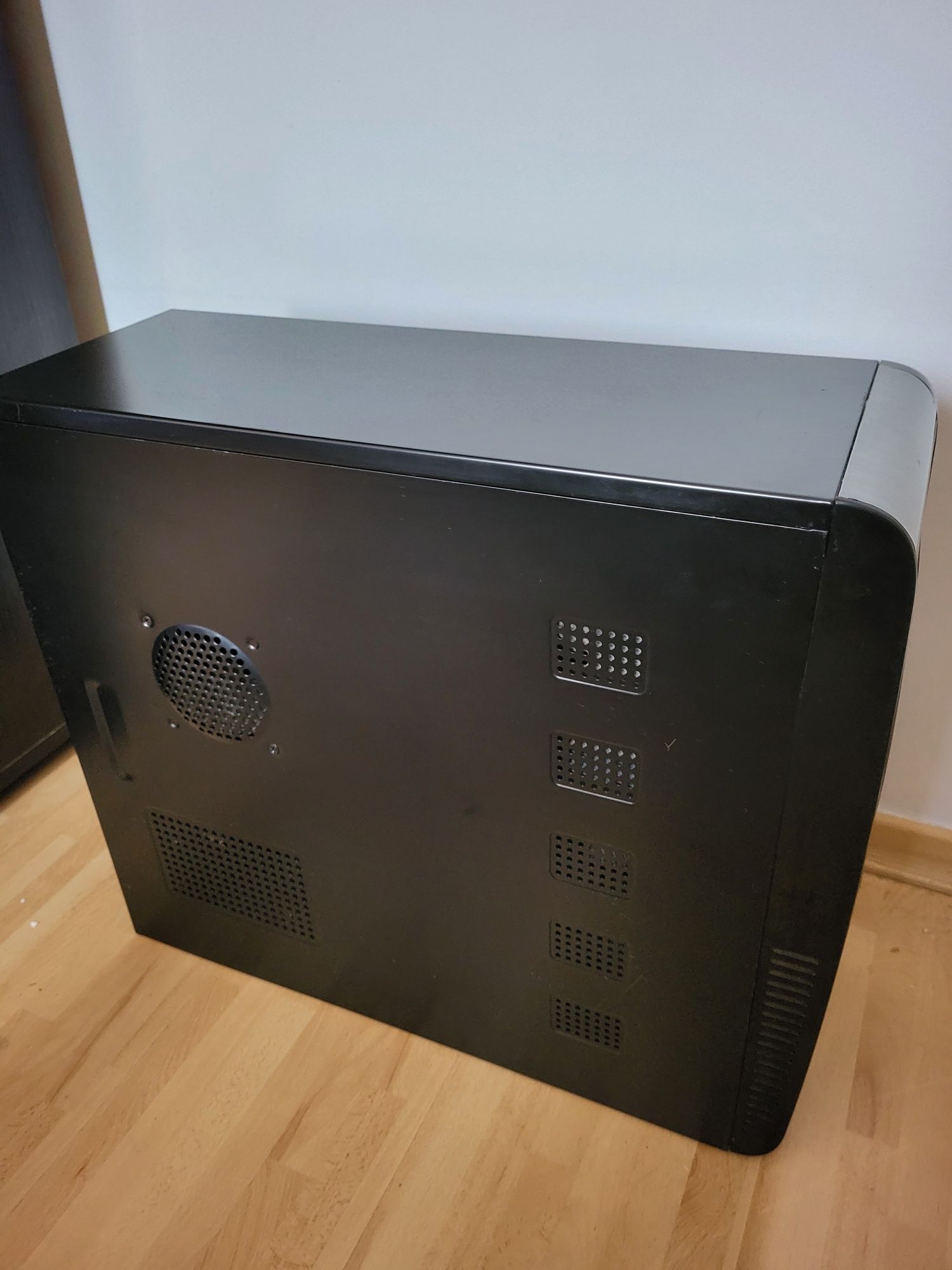 Komputer stacjonarny PC GRY/PRACA, Intel I5, GTX 650 TI
