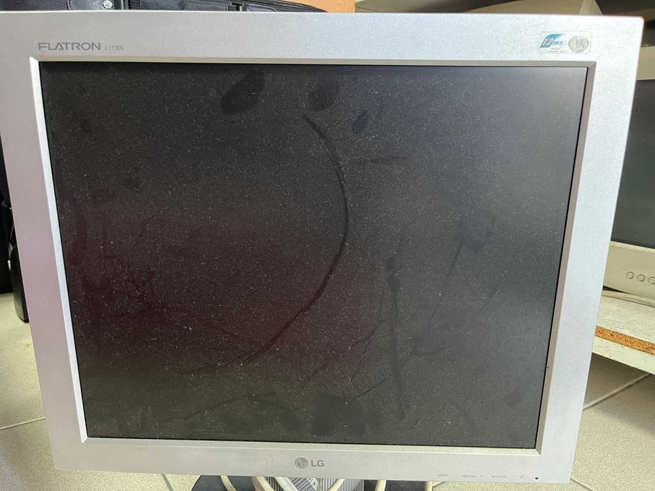 Monitor - LG Flatron L1730S