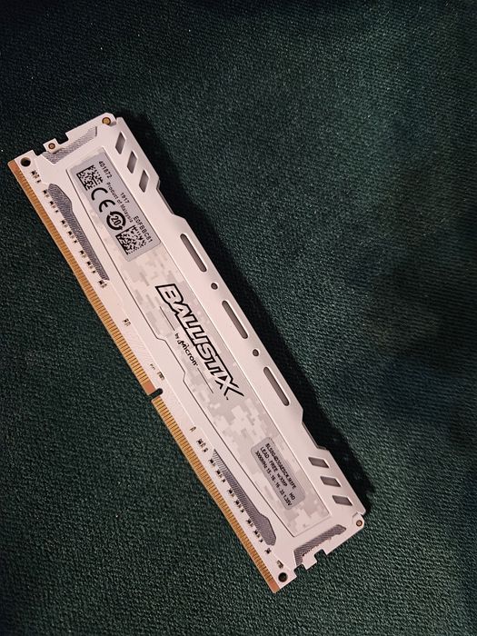 Crucial ballistix DDR4  8gb 3000mhz CL15
