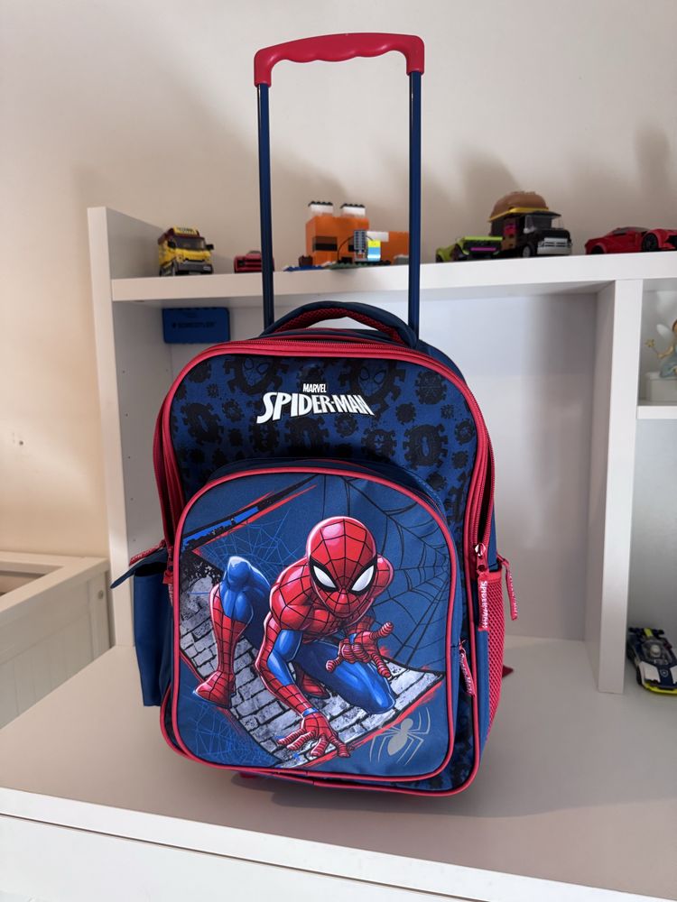 Mochila escolar Spiderman criança
