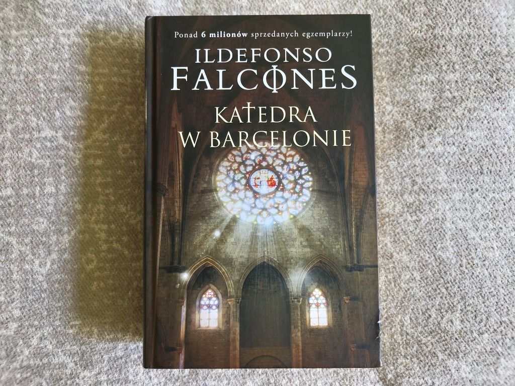 Ildefonso Falcones - Katedra w Barcelonie (uszkodzona okładka)