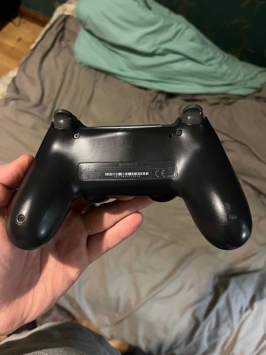 Ps4 pro с 2 геймпадами