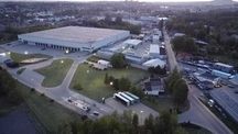 Filmowanie budowy dronem, inspekcje dachów, filmy auta nieruchomości