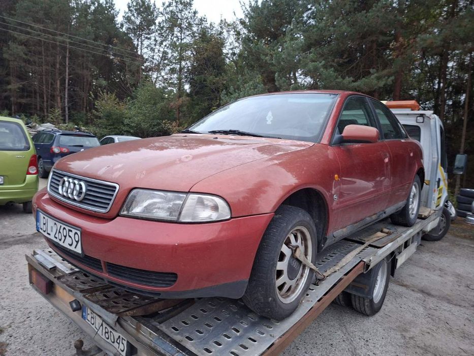 Разборка Audi A4B5 1.6i двигатель AHL двигун Ауди А4Б5