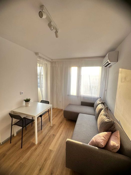 Kompaktowe 2 pokojowe mieszkanie (loggia, klima, kom. lok.) Robotnicza