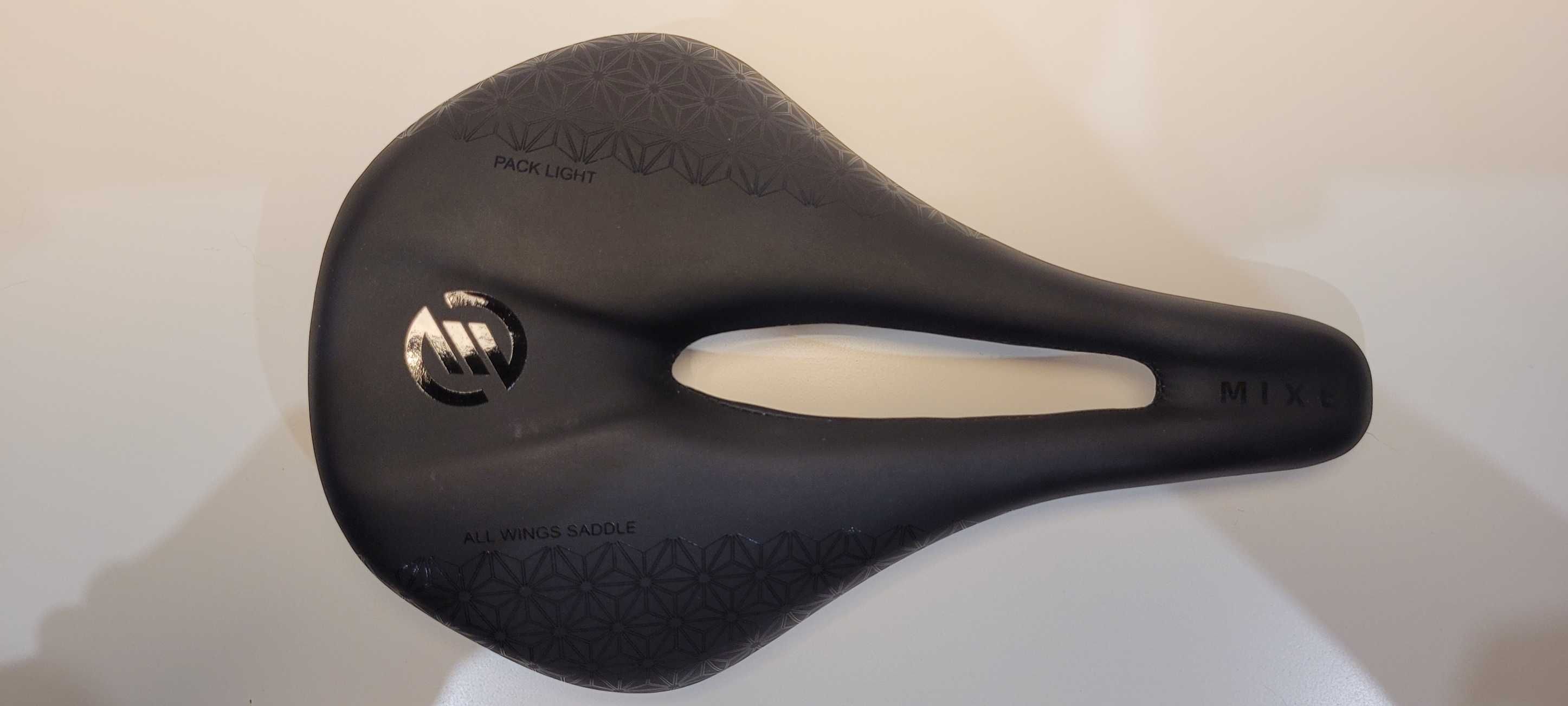 Siodełko rowerowe Carbon Karbon Mixed