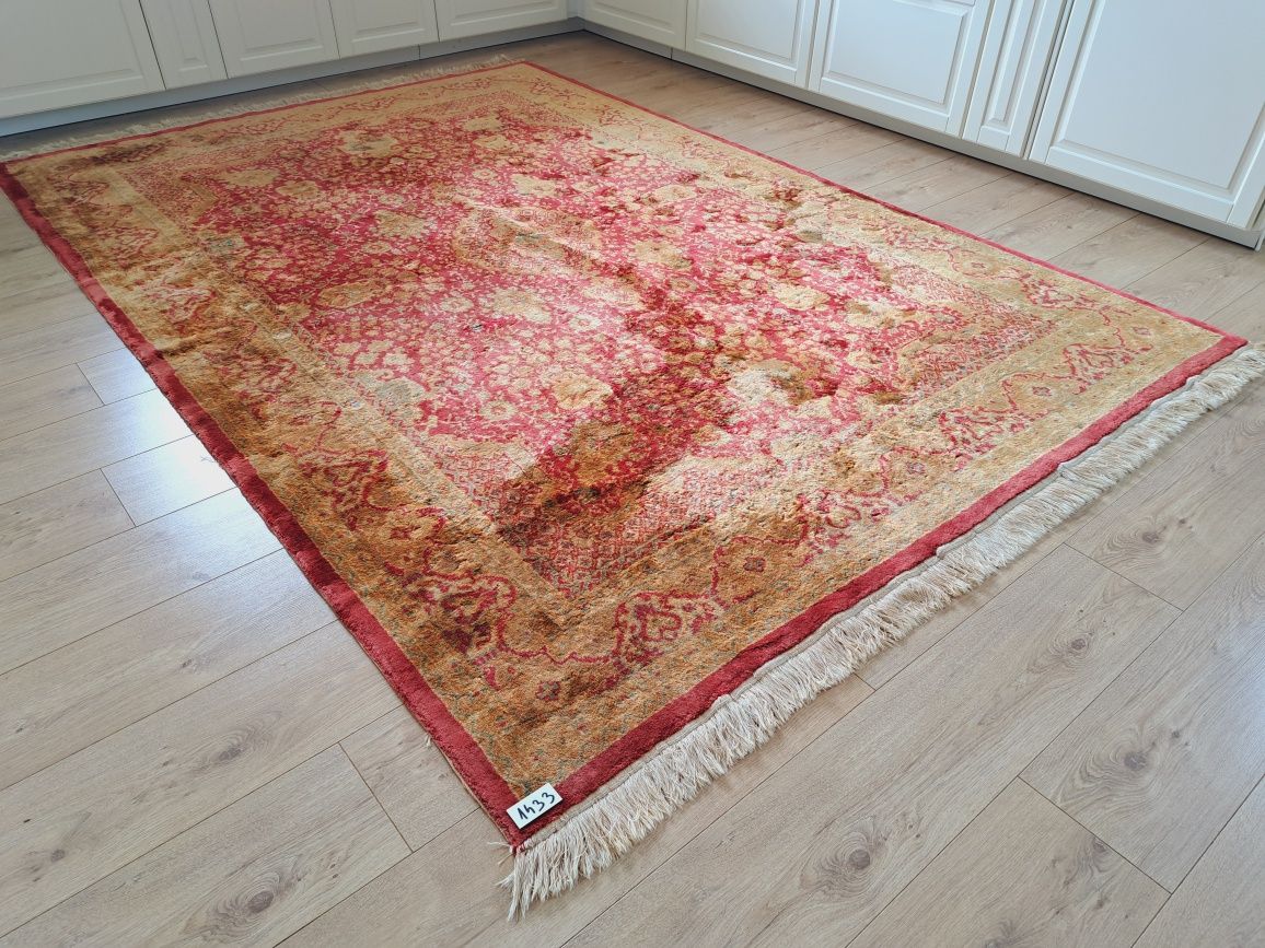 Niespotykany jedwabny maszynowo tkany dywan 185x285cm. Nr 1433