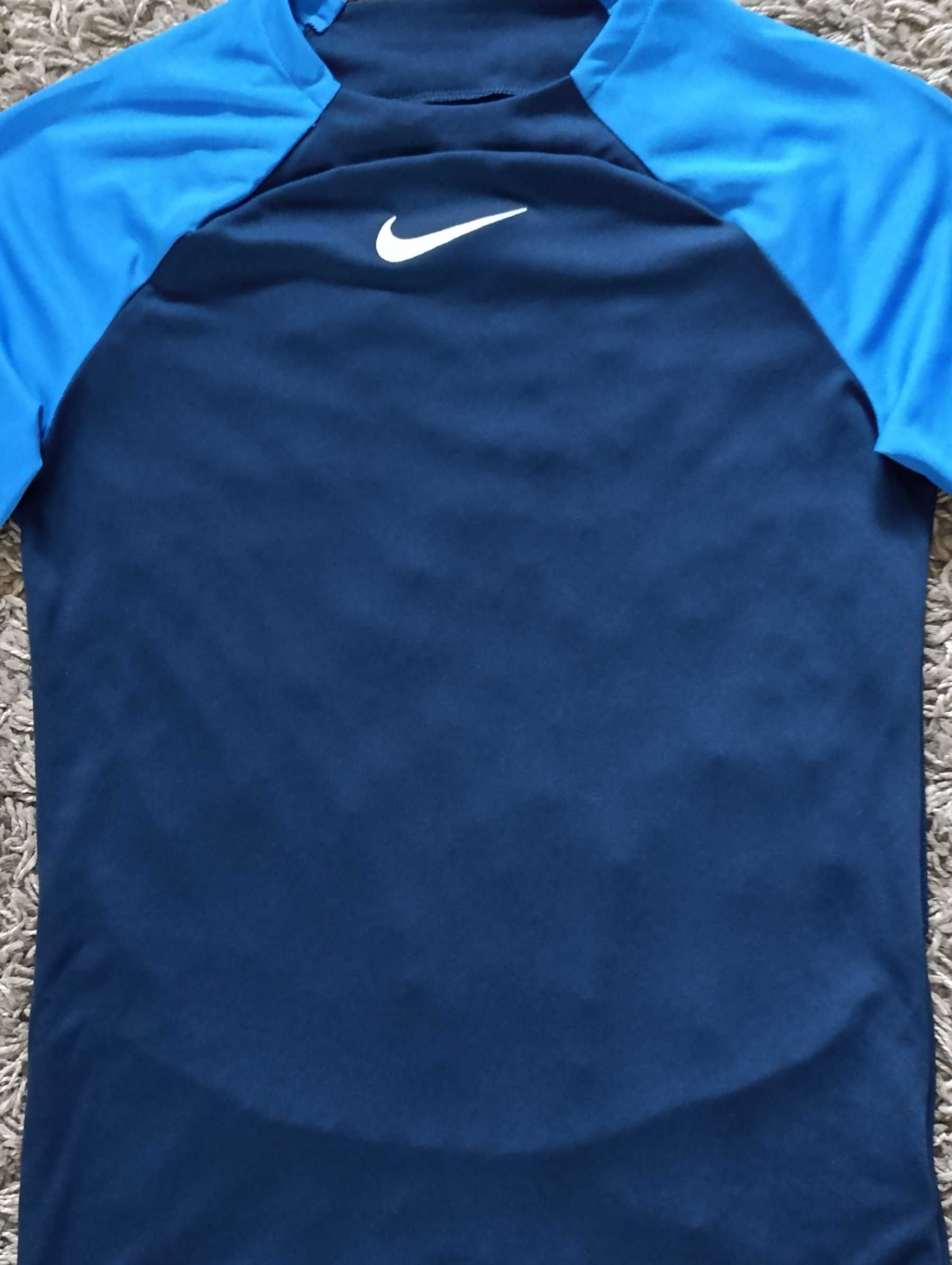 Футболка спортивна чоловіча Nike