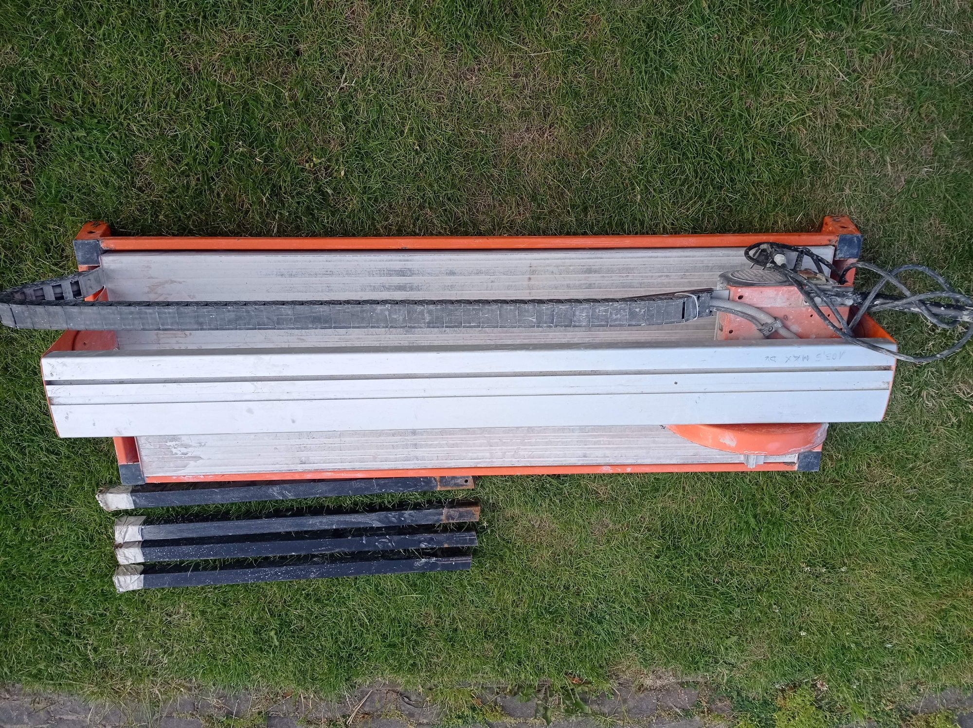 Schwarzbau TSW230D - Przecinarka stołowa do glazury gresu, wodna